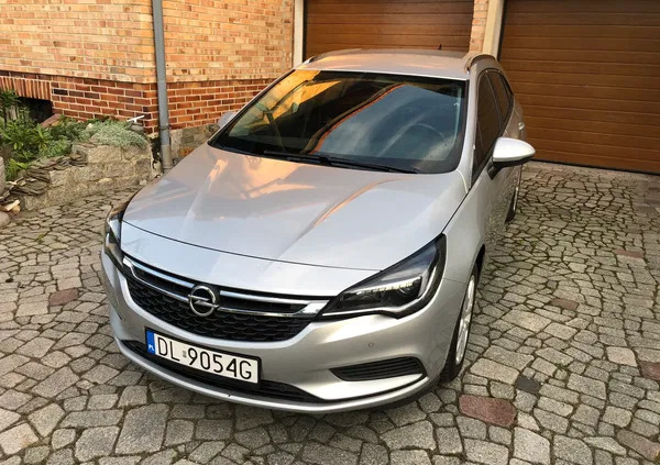 dolnośląskie Opel Astra cena 45000 przebieg: 145000, rok produkcji 2018 z Jawor
